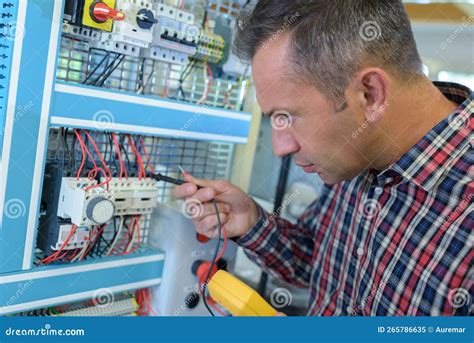 Low Voltage Electrician
