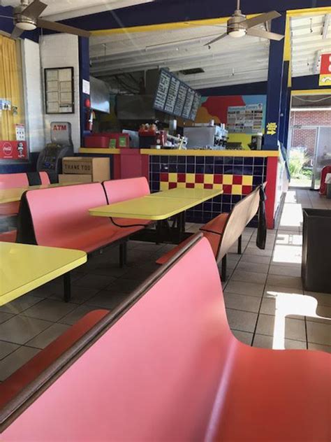 John’s Drive-In: Montauk’s Ode To The 1960s Era – Dan’s Papers