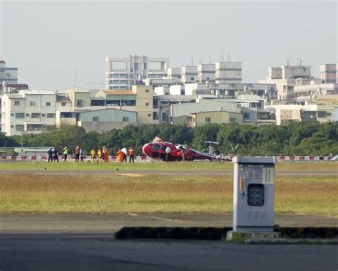 台媒：台“空勤总队”直升机坠落高雄小港机场，无人伤亡