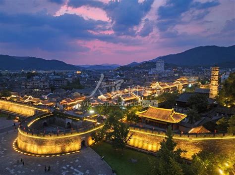 浙江台州：古城夜游开放 迎接暑期旅游季-人民图片网
