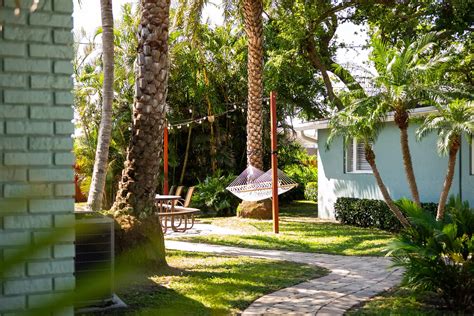 Signs of Being Roofied: Rohypnol Symptoms & What to Do | Renaissance ...