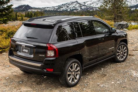 Detroit 2013: 2014 Jeep Compass, Patriot Replace CVT With Proper ...