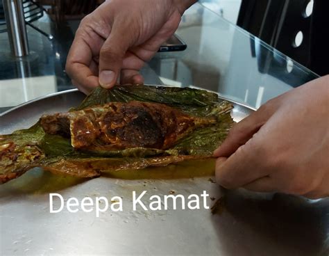 Mackerel (Bangda Fish) wrapped in Haldi Leaf and Pan-fried in Coconut oil