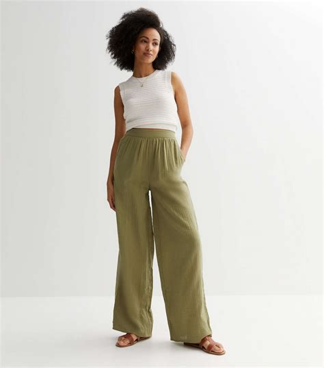 Tall Khaki Pleated Wide Leg Trousers | New Look