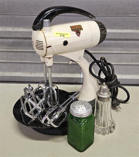 At Auction: VINTAGE SUNBEAM MIXER AND SHAKER LOT