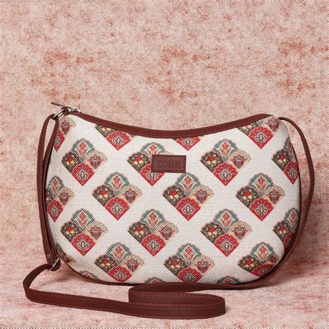 SeaShell Motif White Structured Shoulder Bag