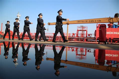 开屏新闻-中国出境团队游重启，昆明出入境边防检查站多措施提升通关效率