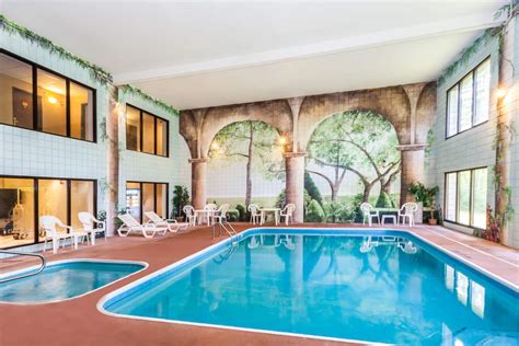 Baymont by Wyndham New Buffalo | New Buffalo, MI Hotels