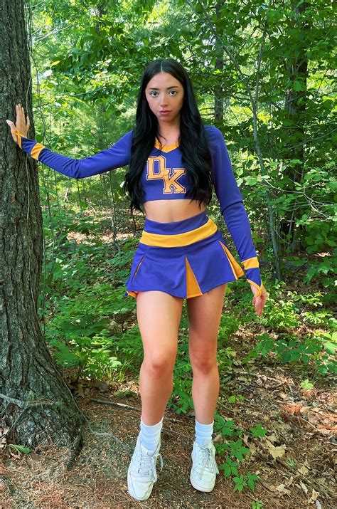 Molly Moon (Молли Мун): биография актрисы, блогера и модели