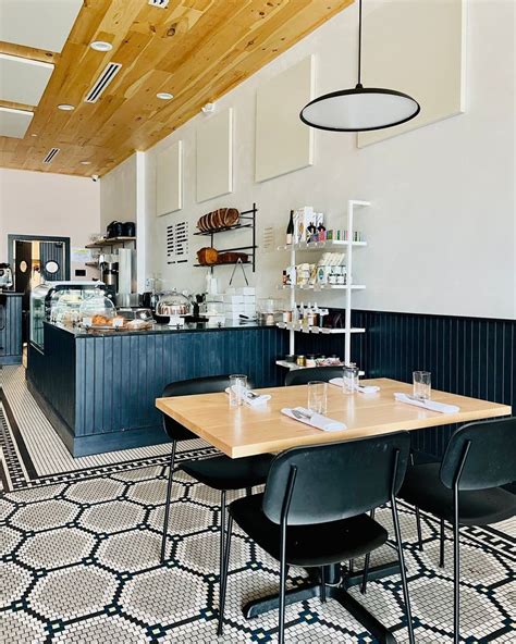 Roze Pony - Restaurant Review | Nashville Go