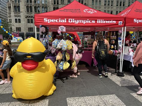 Video and photos of the 2025 Chicago Ducky Derby to benefit Special ...