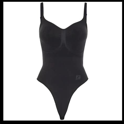 Skims Shapewear Where to Buy 的图像结果