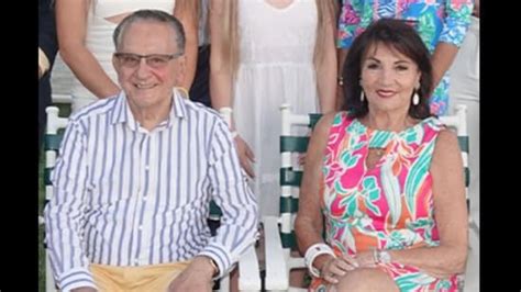 Who is Frank Caprio's wife, Joyce? Meet the woman who supported ...