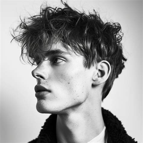10 Stylish Mid to Short Messy Hair Looks for Men: Effortless Elegance