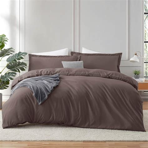 Amazon.com: Hearth & Harbor Chocolate Brown Duvet Cover King Size - 3 ...