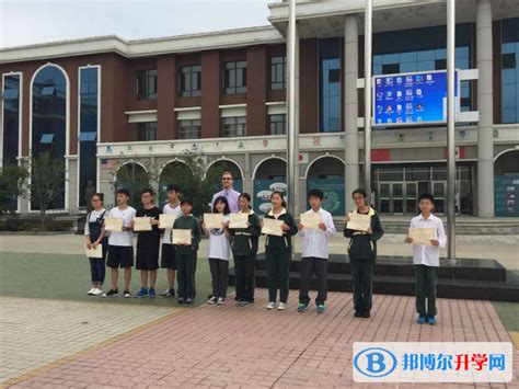 又到一年毕业季，镇江枫叶202名学子人均收获3.67份录取通知书_今日镇江