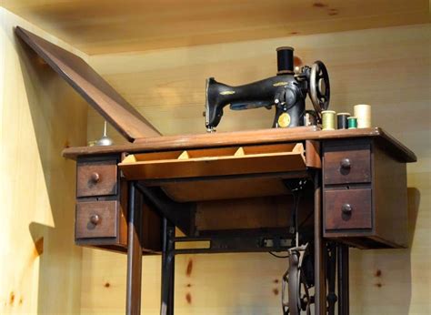 Vintage Sewing Machine 的图像结果