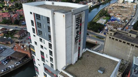 Plans for unsafe £1 flats in Ipswich 'going in right direction' - BBC News