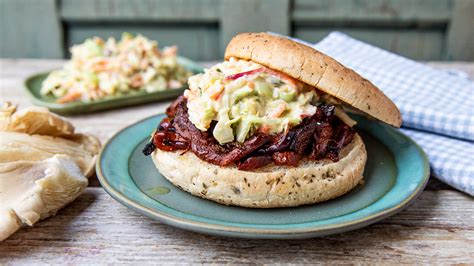 Pulled Pork oder Pulled Mushrooms Burger | NDR.de - Ratgeber - Kochen ...