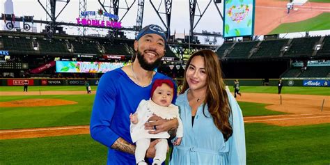 JP Crawford’s sister Eliza drops warm Hawaii family moments as their ...