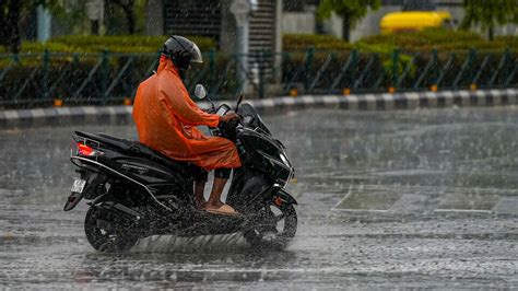 Weather today: IMD issues orange alert, predicts rainfall in ...