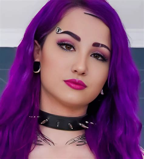 Valerica steele wiki age boyfriend net worth photos videos ethnicity and more – Artofit