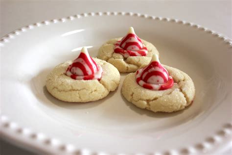 Peppermint Hershey Kiss Blossoms - Mr. B Cooks