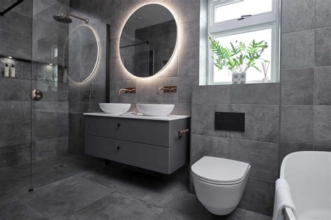 Bathroom Design: Grey Cave-Inspired En-Suite with Walk-in Shower