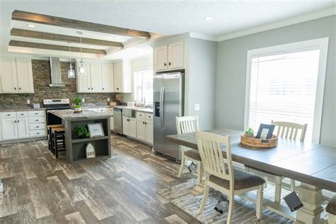 Lynn by Winston - undefined