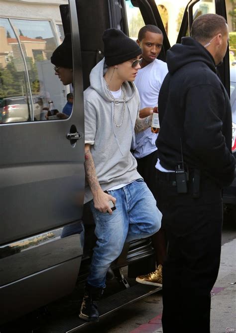 Justin Bieber de compras en Joyrich ~ Justin Bieber Noticias
