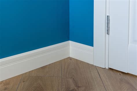How to Install Baseboards on Inside Corners