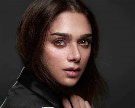 Aditi Rao Hydari’s Make-up Artist Tells You How to Get Her Look | Femina.in
