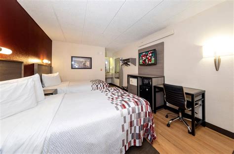 Red Roof Inn Edison, 860 New Durham Road, Edison, NJ 08817, USA : -41% ...