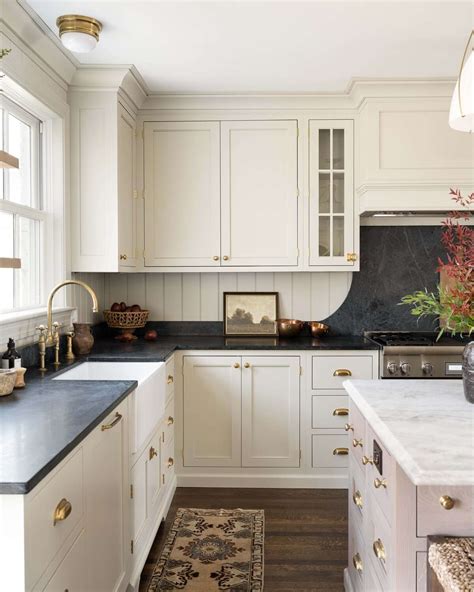 27 Black Kitchen Countertop Ideas for a Sleek Look