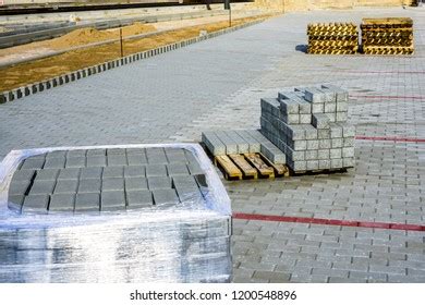 Making Stone Pavement 的图像结果