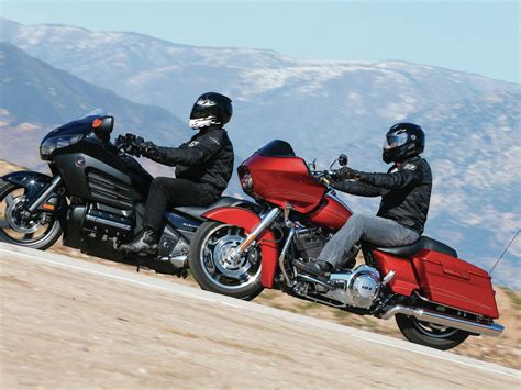 Harley-Davidson Road Glide | Honda Gold Wing F6B | Motorcyclist