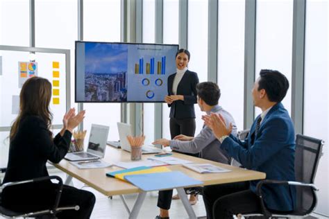 Business Meeting Computer 的图像结果