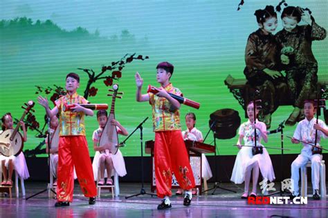 2016年首届湖南渔鼓汇演”渔乡鼓韵”在坡子街火宫殿举行
