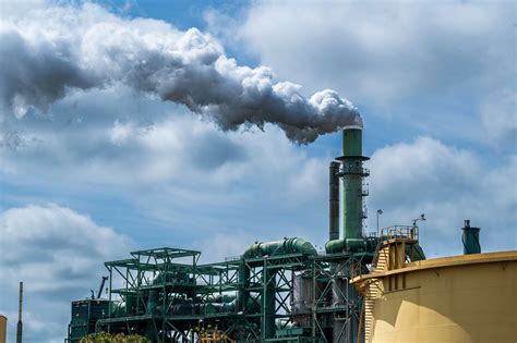 Newsom Sparks Rebellion in Bay Area Town Over Gasoline Imports ...