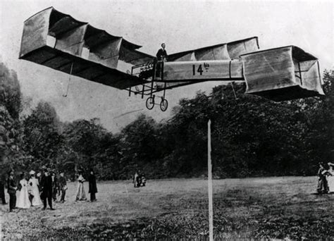 https://www.fai.org/sites/default/files/article/image/alberto_santos-dumont._the_famous_flight_where_a_machine_heavier_than_air_for_the_first_time_rose_from_the_ground._paris_1906._photo_credit_polfoto_-_topfoto.jpg