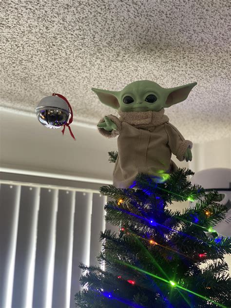 Do the magic hand thing, Baby yoda! : r/pics