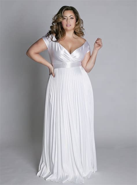 White Dress Pictures: Plus Size White Dresses For Women