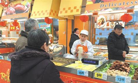 “打年货”热潮来袭 荆州一超市鱼糕一天卖上百斤-新闻中心-荆州新闻网