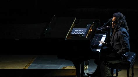 Lenny Kravitz And John Travolta Lead The 95th Academy Awards 'In ...