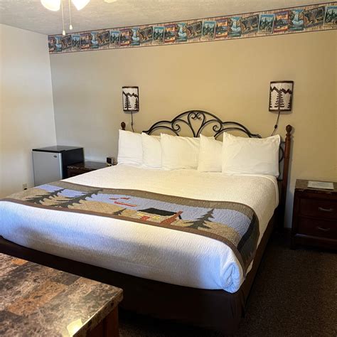 ALPINE MOTEL (West Yellowstone) - Motel Reviews & Photos - Tripadvisor