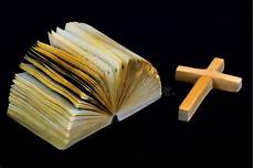 credenze religiose bible foto stock 254 royalty free photos credenze religiose bible foto stock 254 royalty free photos