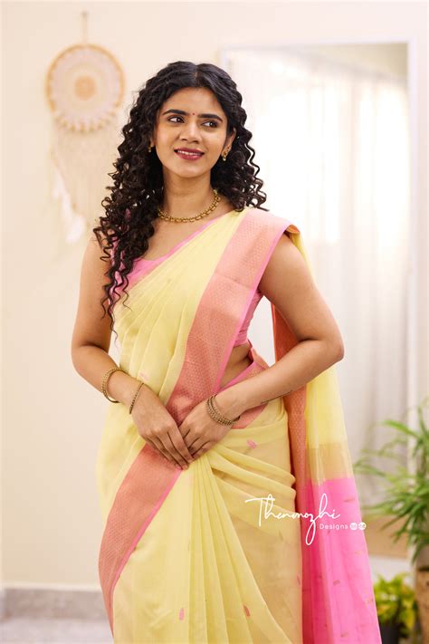 Classy Yellow Maheshwari Silk Handloom Cotton Saree | Shop Online