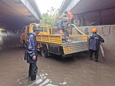 小浃江社区党群服务中心：紧急抢修抽水泵，解决桥洞积水畅通道路