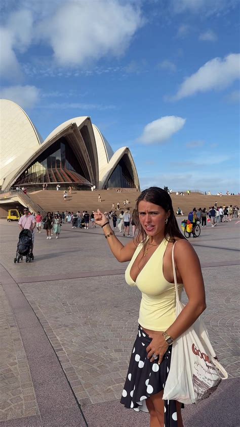 isy (@isabella.lauren) - Urlebird