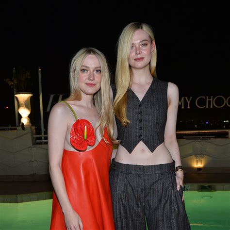 Sisters Dakota & Elle Fanning Are Polar Opposites on the Red Carpet